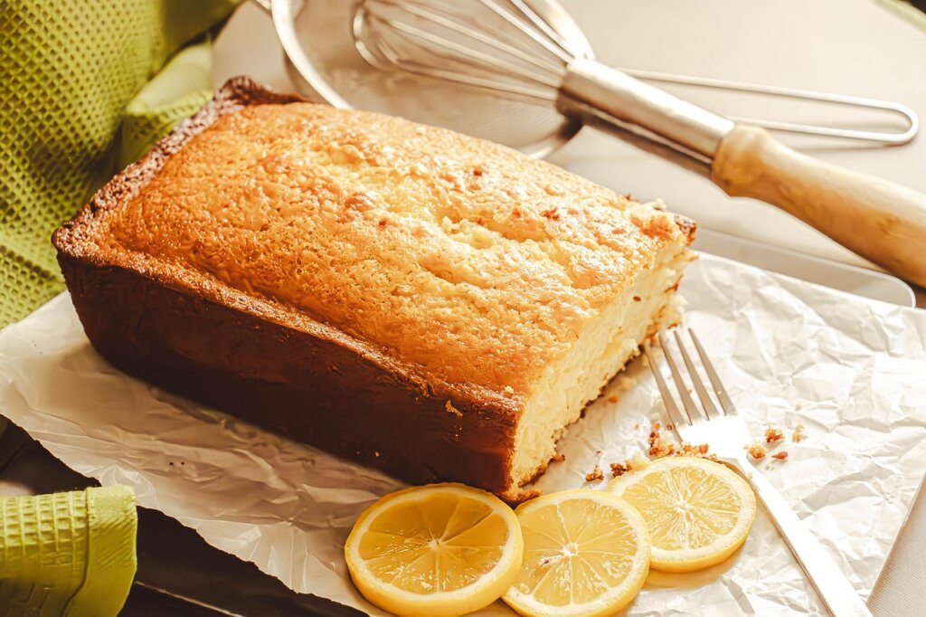 lemon sliced in bowl with water inside microwave
