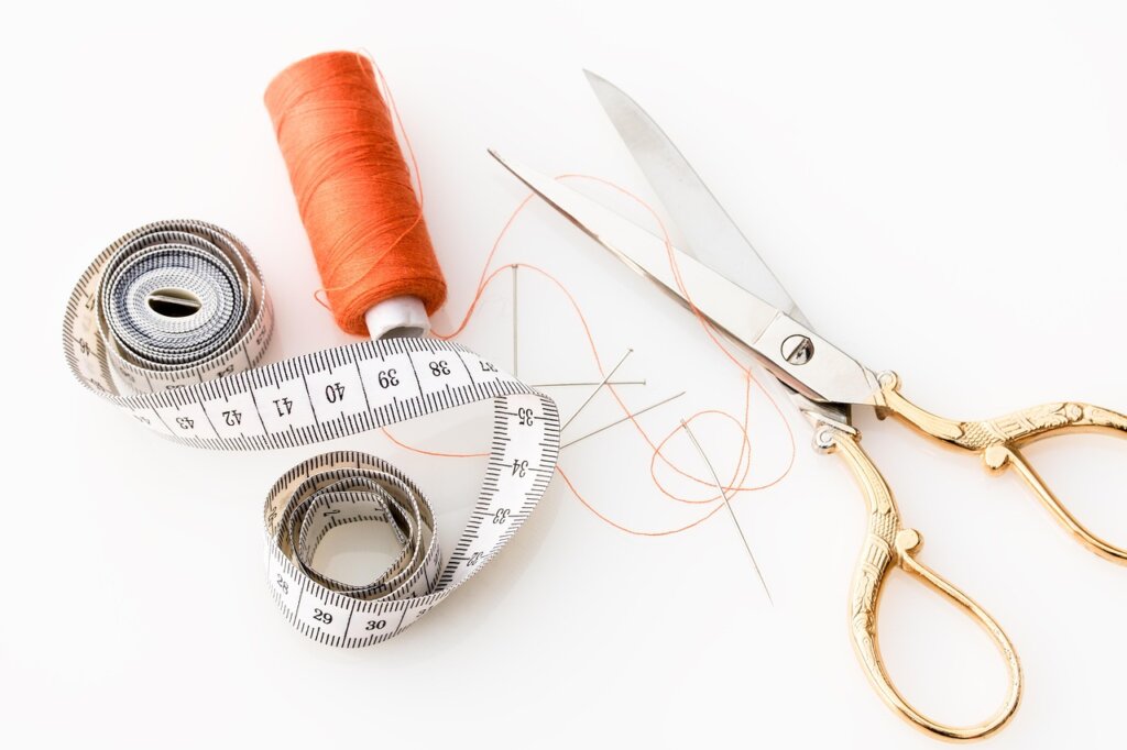 teflon tape wrapping around pipe thread