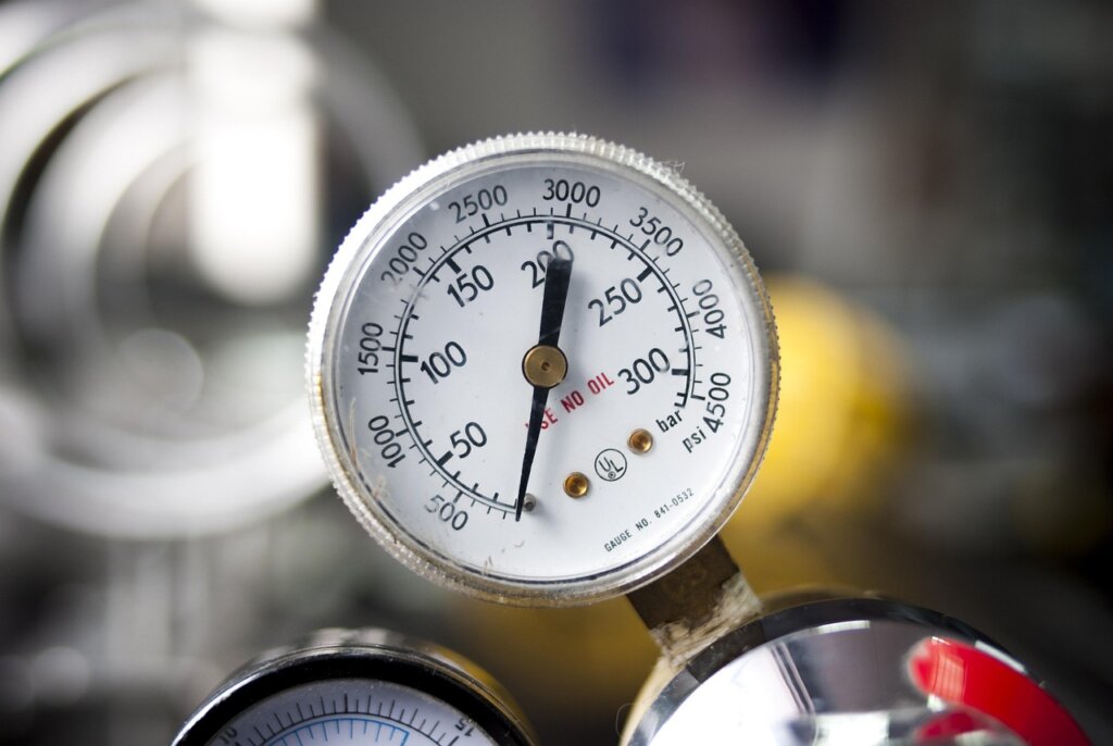 refrigerator temperature gauge in summer kitchen