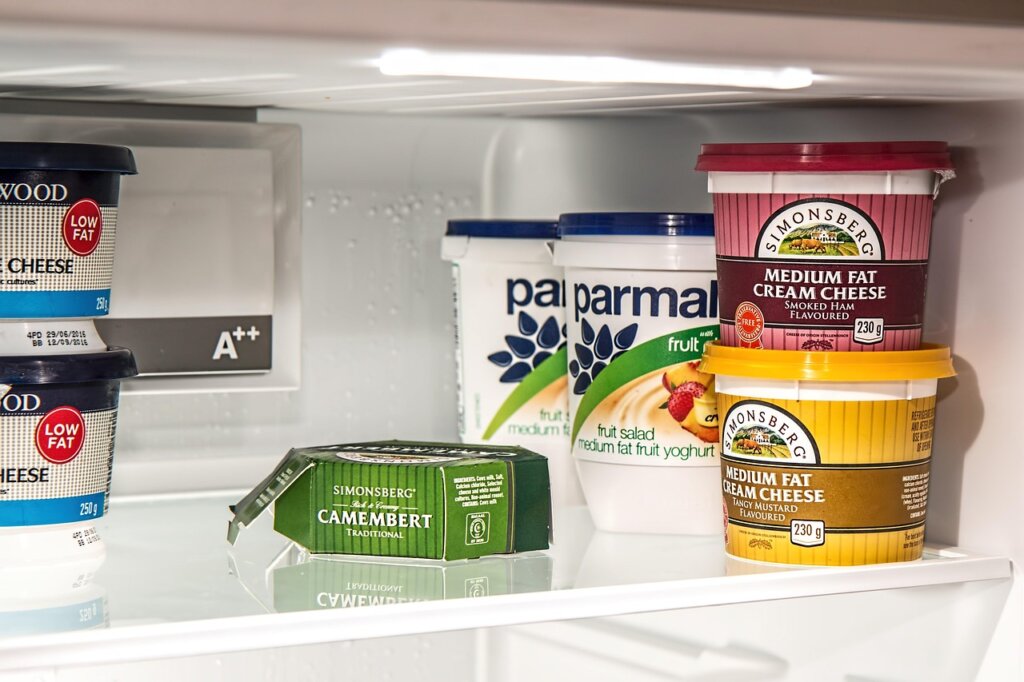 refrigerator vs freezer bread storage comparison